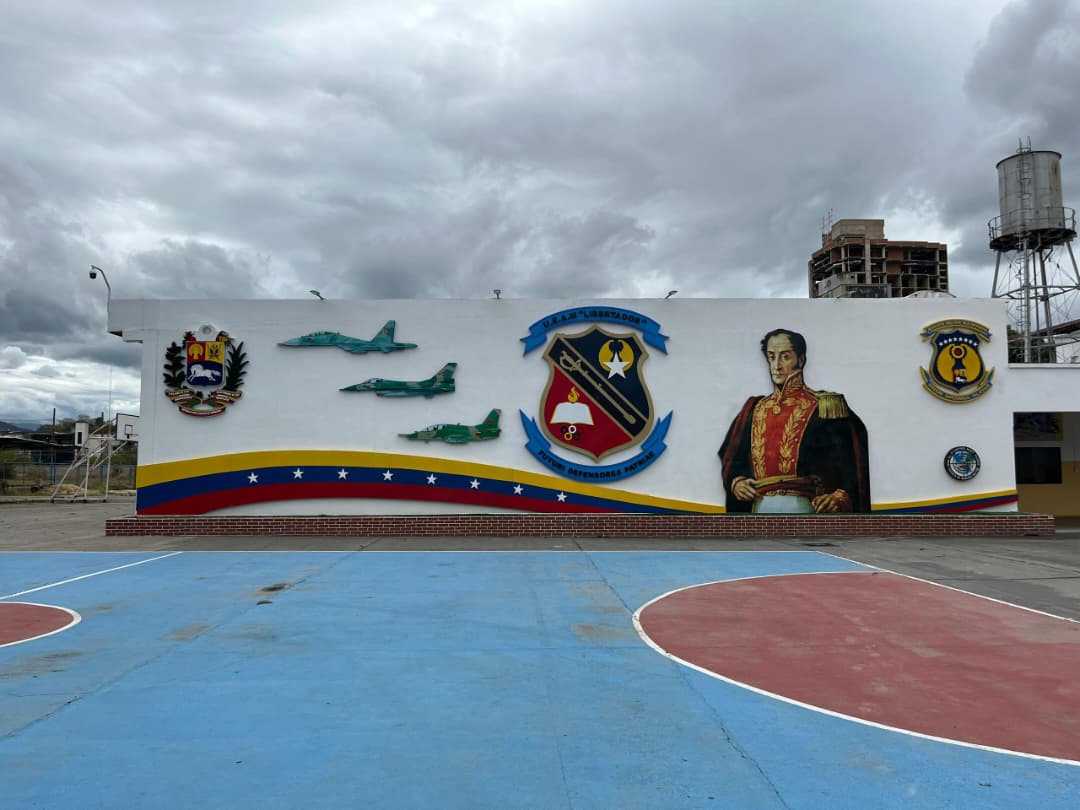 Mural del Libertador Simón Bolívar en la sede del UEAM Libertador, Maracay